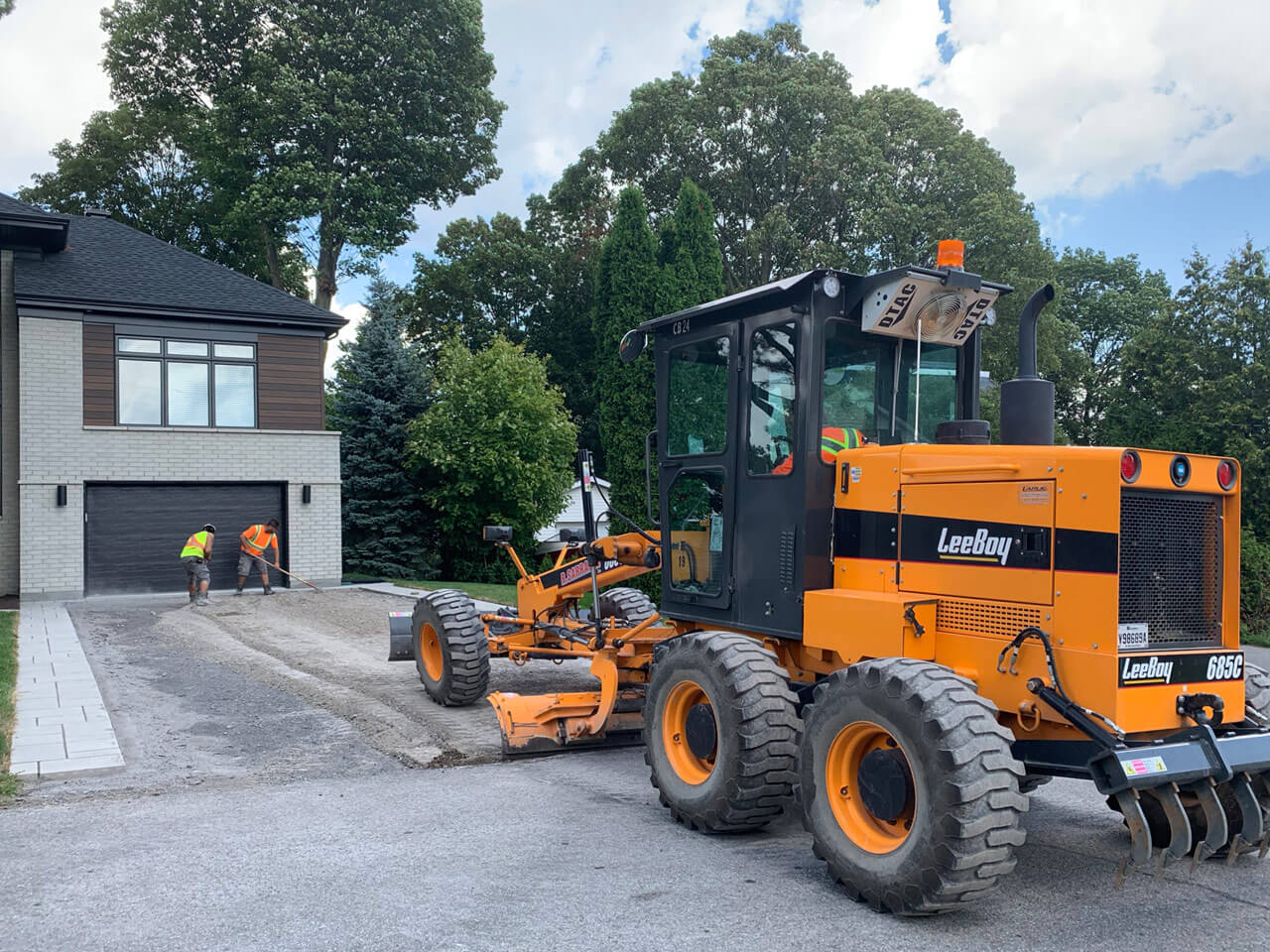 Pavage d'asphalte résidentiel sur la Rive-Nord de Montréal